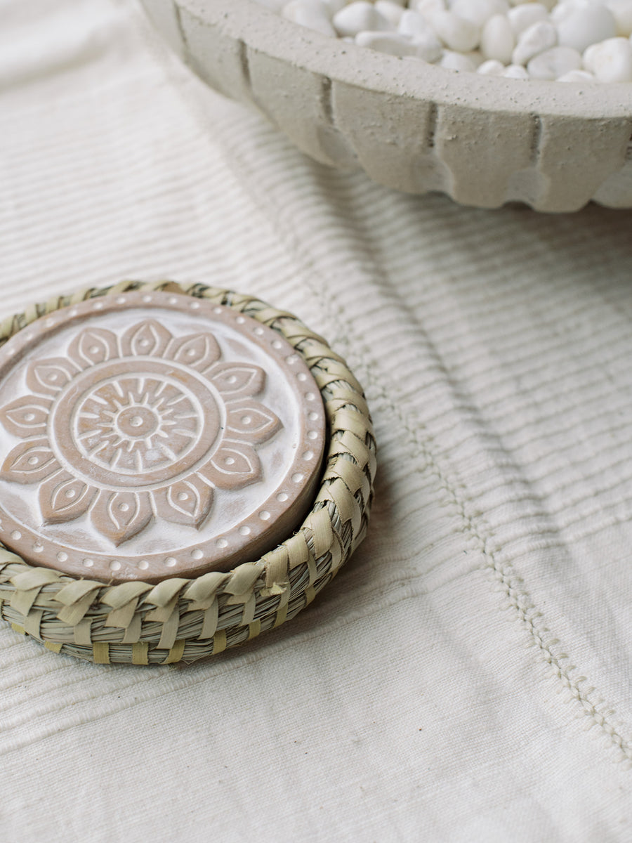 Mandala Warming Coaster with Kaisa Grass Basket